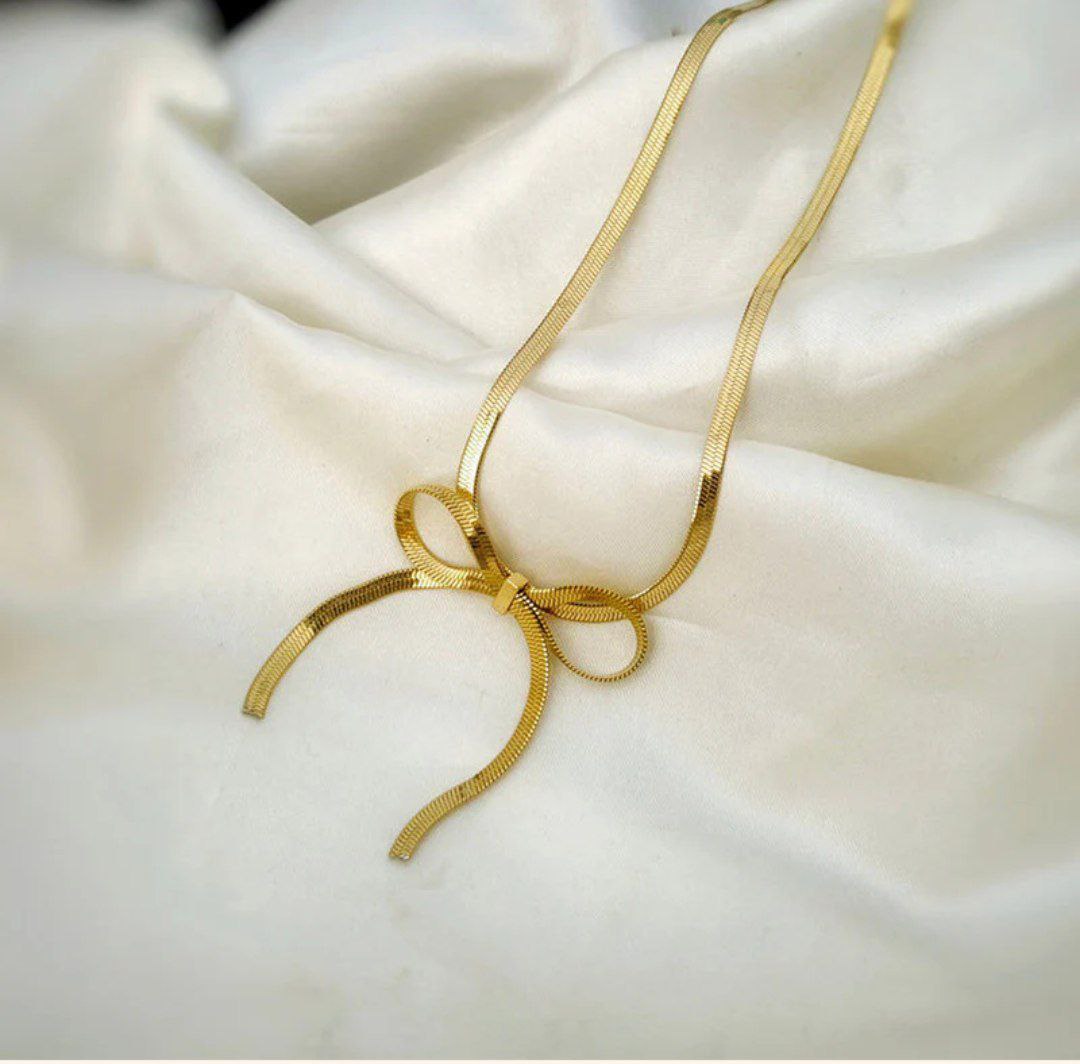 Knotty cutie
