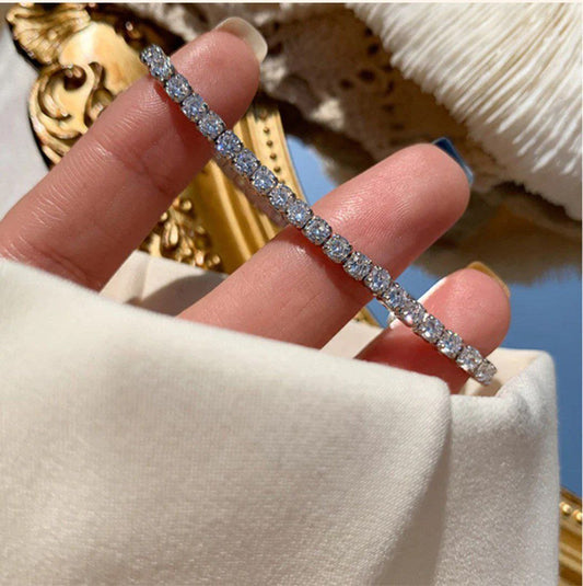 Square cut silver plated zircona white bracelete