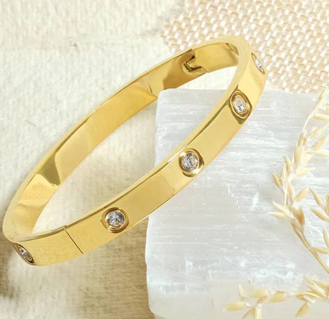 Regal orbit bangle