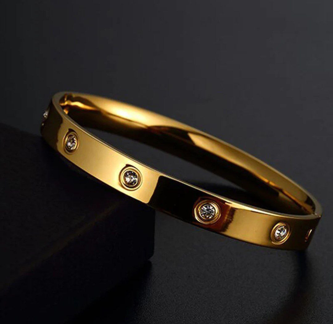 Regal orbit bangle